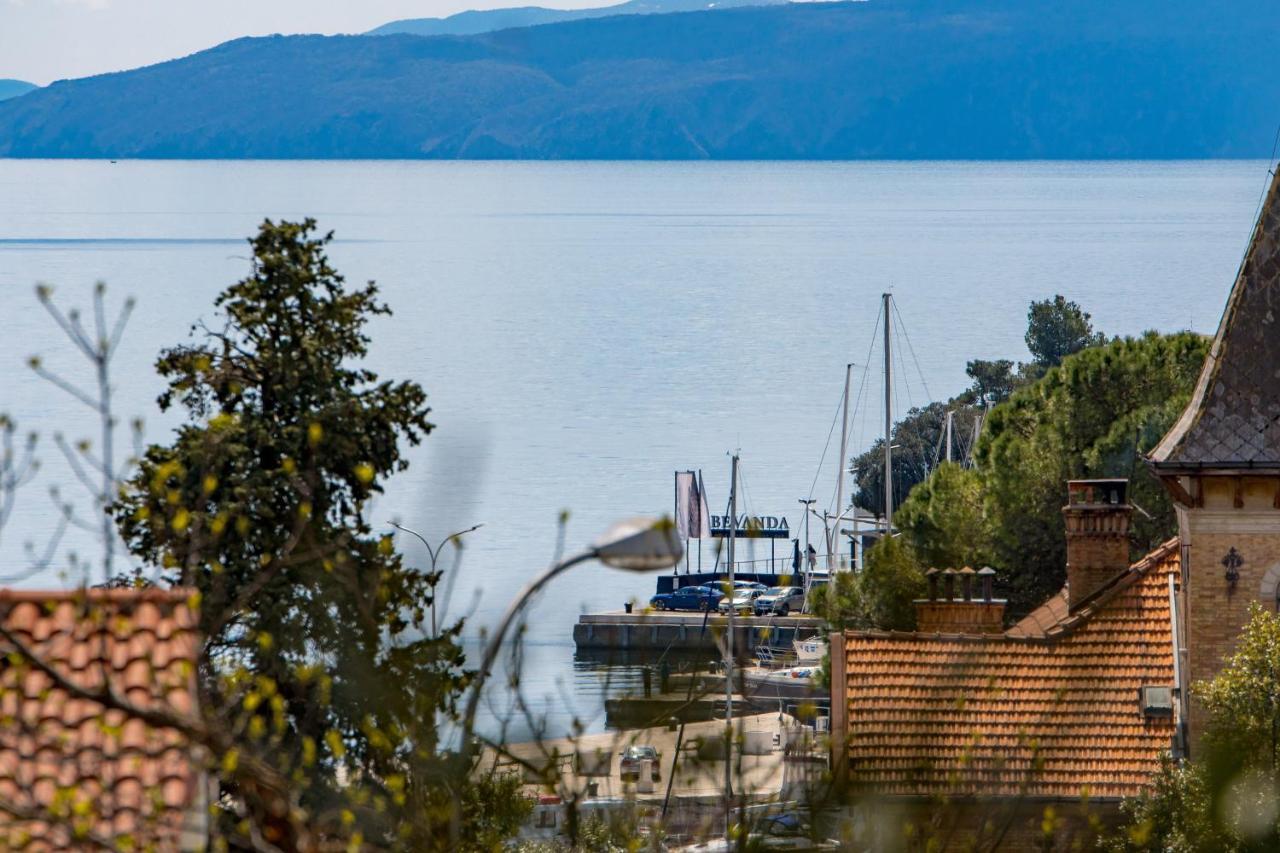 Abau Residence Apartment- 50M To The Sea Опатия Экстерьер фото